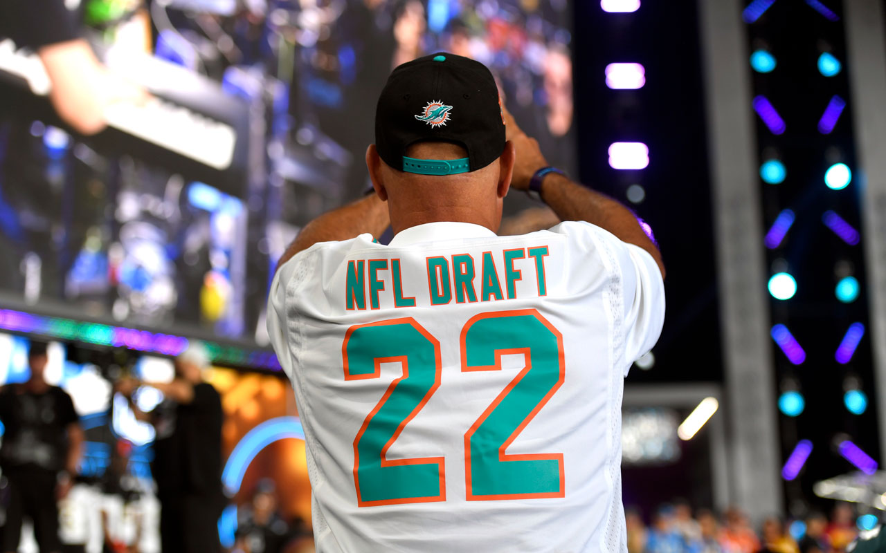 nfl auction draft values 2022