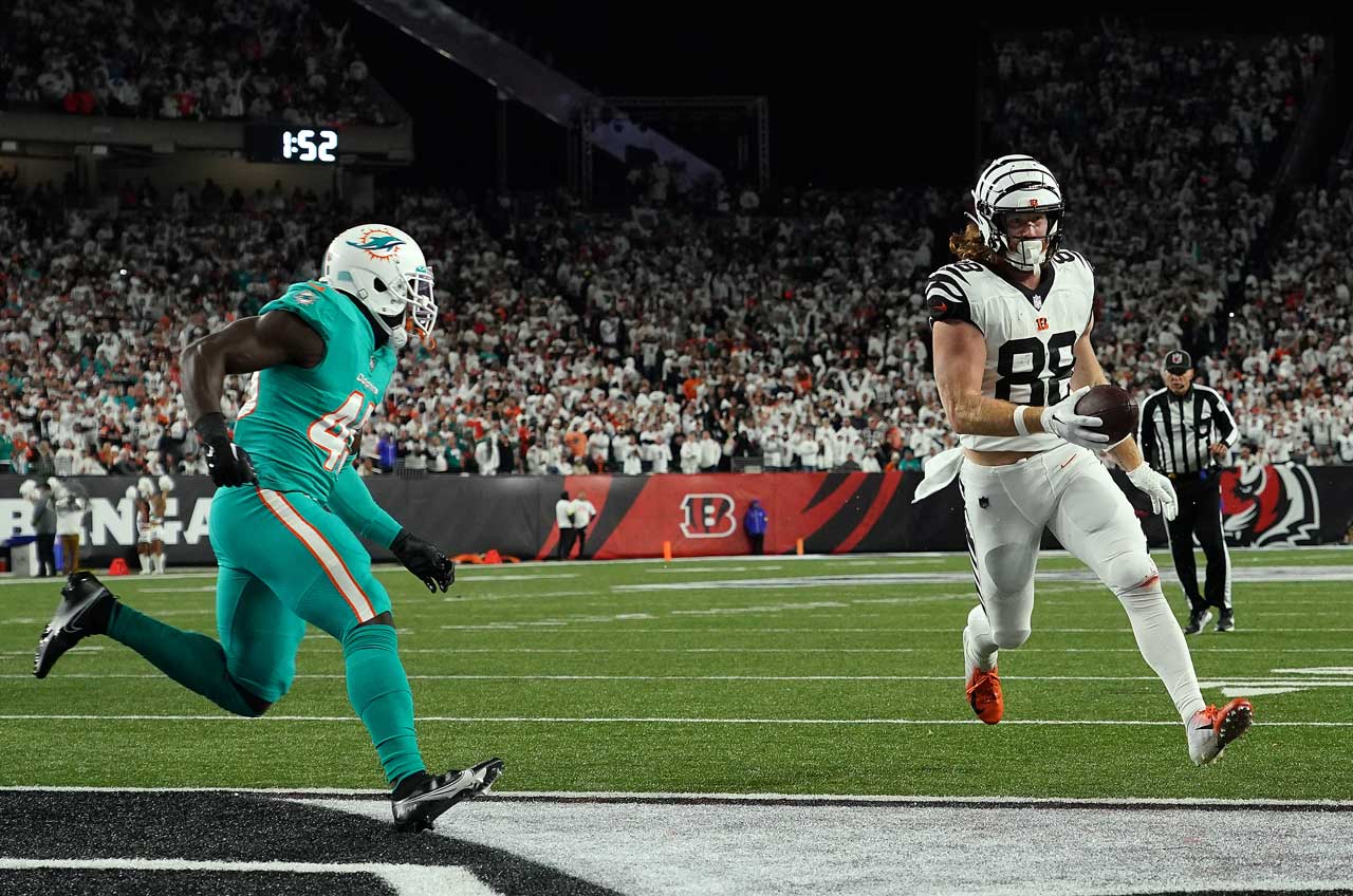 Fantasy Football Tight End Streaming Week 6 Hayden Hurst Stringing fantasy-football-tight-end-streaming-week-6-hayden-hurst-stringing