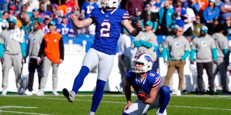 Tyler Bass kicking