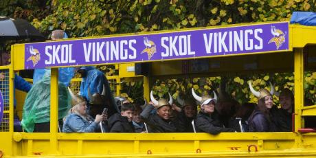 Skol Vikings bus