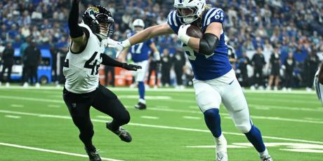 Tyler Warren stiff arm 