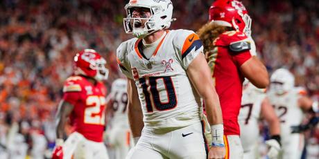 Bo Nix yelling