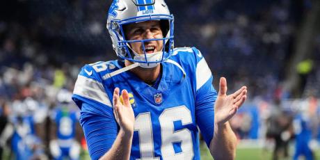 Jared Goff clapping 