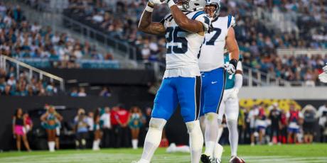 Jonathon Brooks heart hands