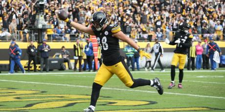 Pat Freiermuth TD