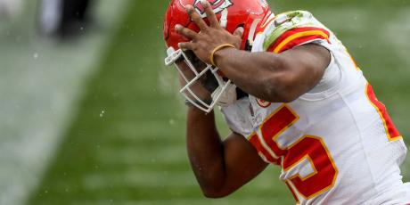 clyde edwards-helaire missed catch