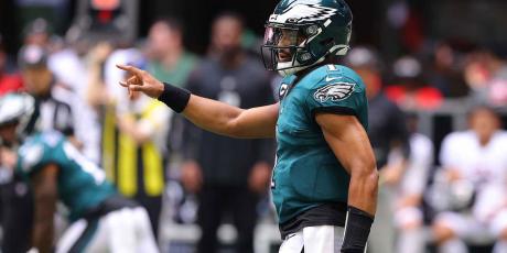 Jalen Hurts points from backfield