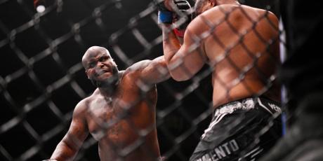 derrick lewis swinging