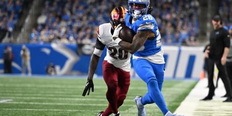 Jahmyr gibbs out of bounds