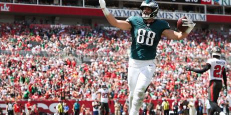 dallas goedert touchdown