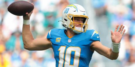 justin herbert throwing