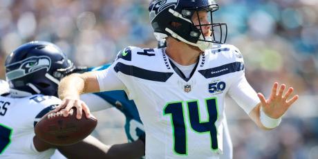 sam darnold throwing