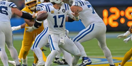 daniel jones throwing