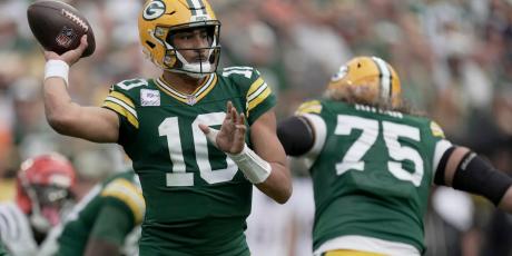 jordan love throwing