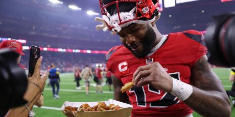 nico collins chicken wings