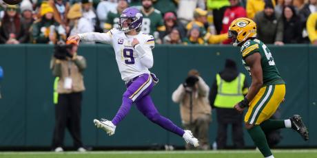 j.j. mccarthy throw on run