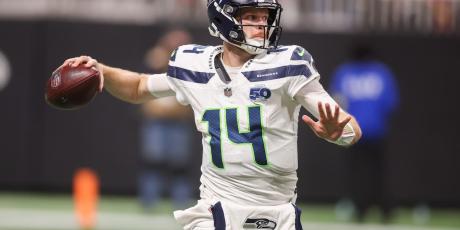 sam darnold throwing