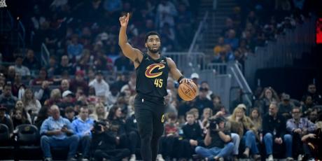 donovan mitchell upcourt