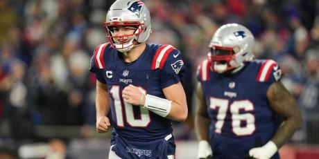 drake maye celebration