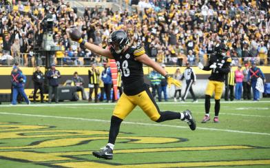 Pat Freiermuth TD