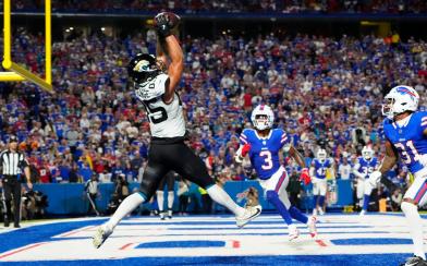 Brenton Strange TD catch 