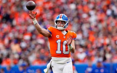 Bo Nix throwback uni 