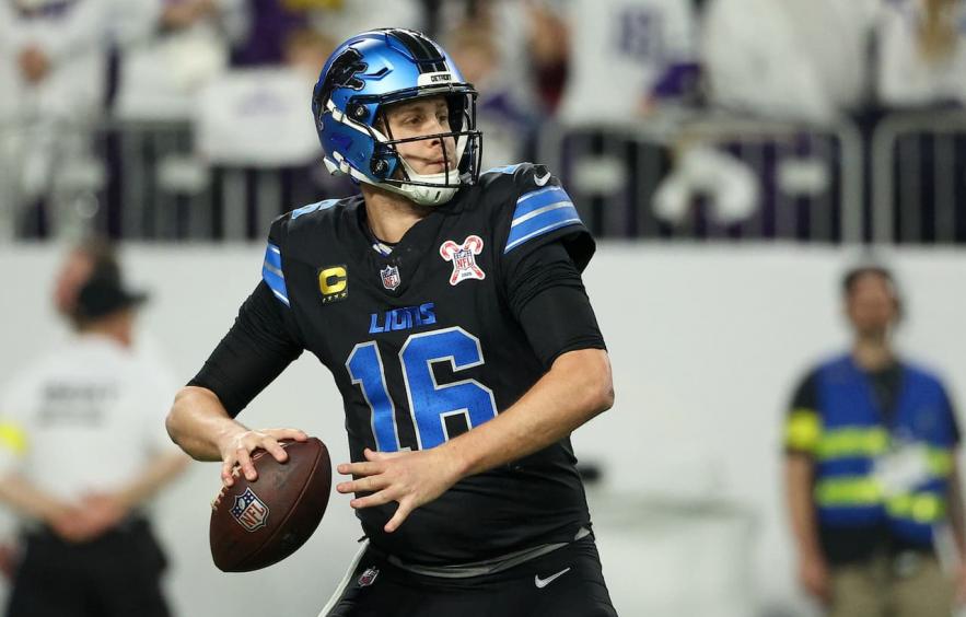 Week 1 NFL Weekend Cheatsheet: Injuries, Picks, DFS, Props, Updated Fantasy Football Rankings