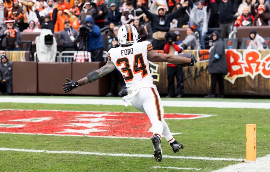 Guillotine League Week 16 Waiver Wire and Best Starts