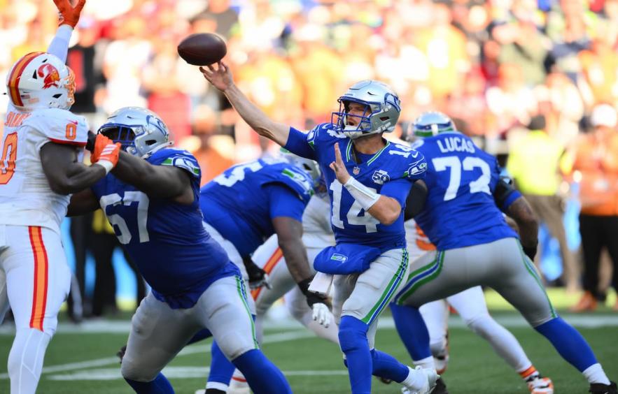 Quarterback Streaming Week 6: Sam Darnold Stands Out Again