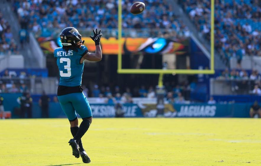 2025 Week 12 NFL Weekend Cheatsheet: Injuries, Picks, DFS, Props, Updated Rankings