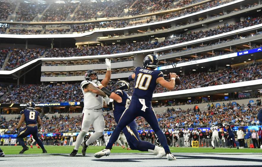 2026 NFL Wild Card Round Cheatsheet: Injuries, Picks, DFS Projections, Props