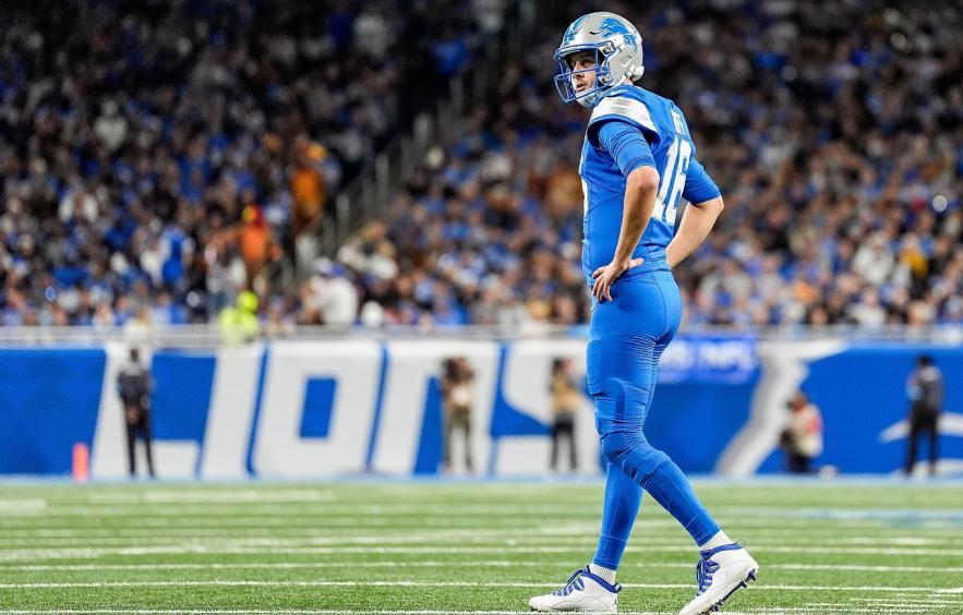 Jared Goff vs Jordan Love Highlights Huge Thursday Night Football Matchup Between Lions and Packers