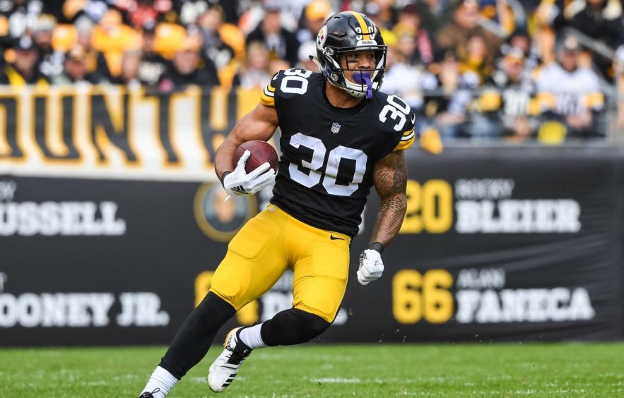 The Top DFS Running Back and Defense Stacks: Week 17