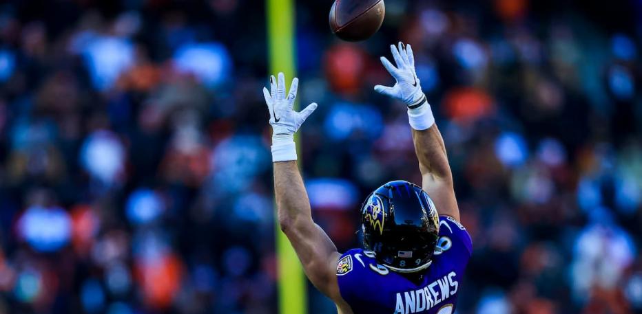 Mark Andrews ball in air 