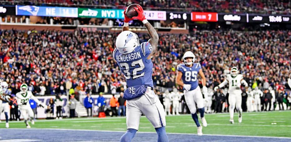 TreVeyon Henderson catch end zone 