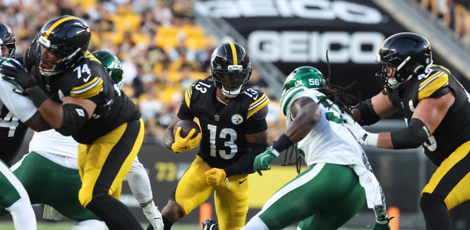 rico dowdle between the tackles