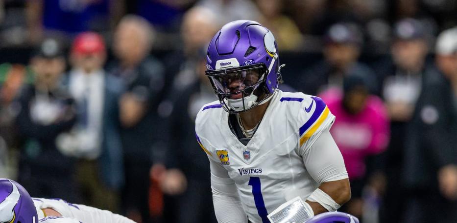 kyler murray pre-snap