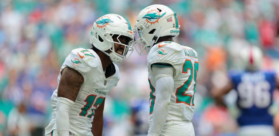 de'von achane jaylen waddle celebration