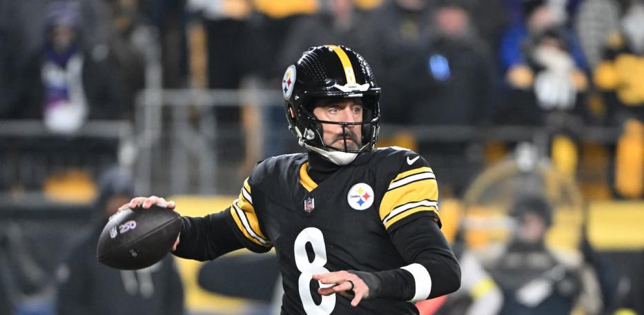 aaron rodgers throwing