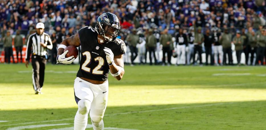 Henry and the Ravens take on the Dolphins tonight