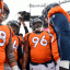 denver broncos defesne huddle 