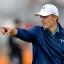 jordan spieth pointing