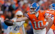 Bo Nix handoff
