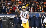 Jordan Love throwing