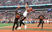 cj uzomah end zone catch cleveland browns