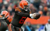 baker mayfield handoff