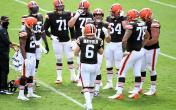browns huddle 