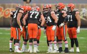 browns offensive huddle