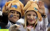 kid fans with turkey hats 