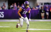 adam thielen running route purple jersey